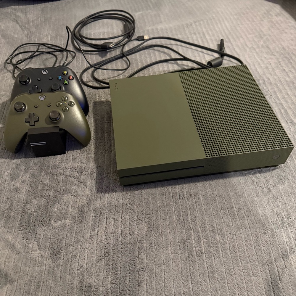 Xbox One S Battlefield Military Green 1TB Console Bundle + 2 Controllers
